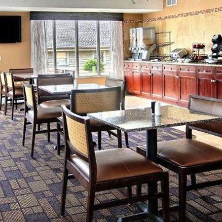 Quality Inn & Suites Greenville Near Downtown Экстерьер фото