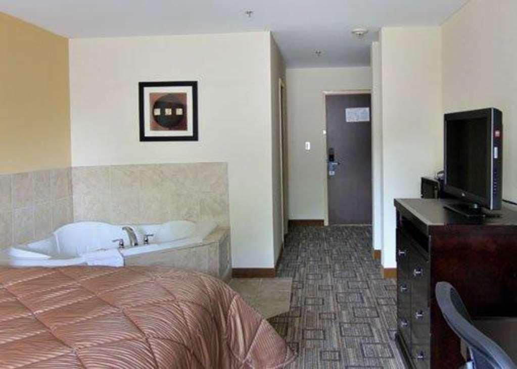 Quality Inn & Suites Greenville Near Downtown Номер фото