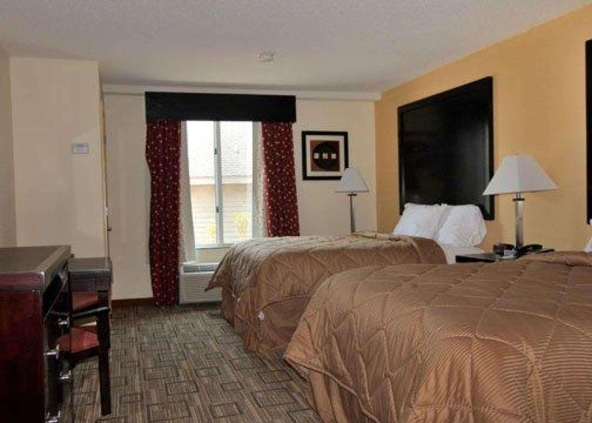 Quality Inn & Suites Greenville Near Downtown Экстерьер фото