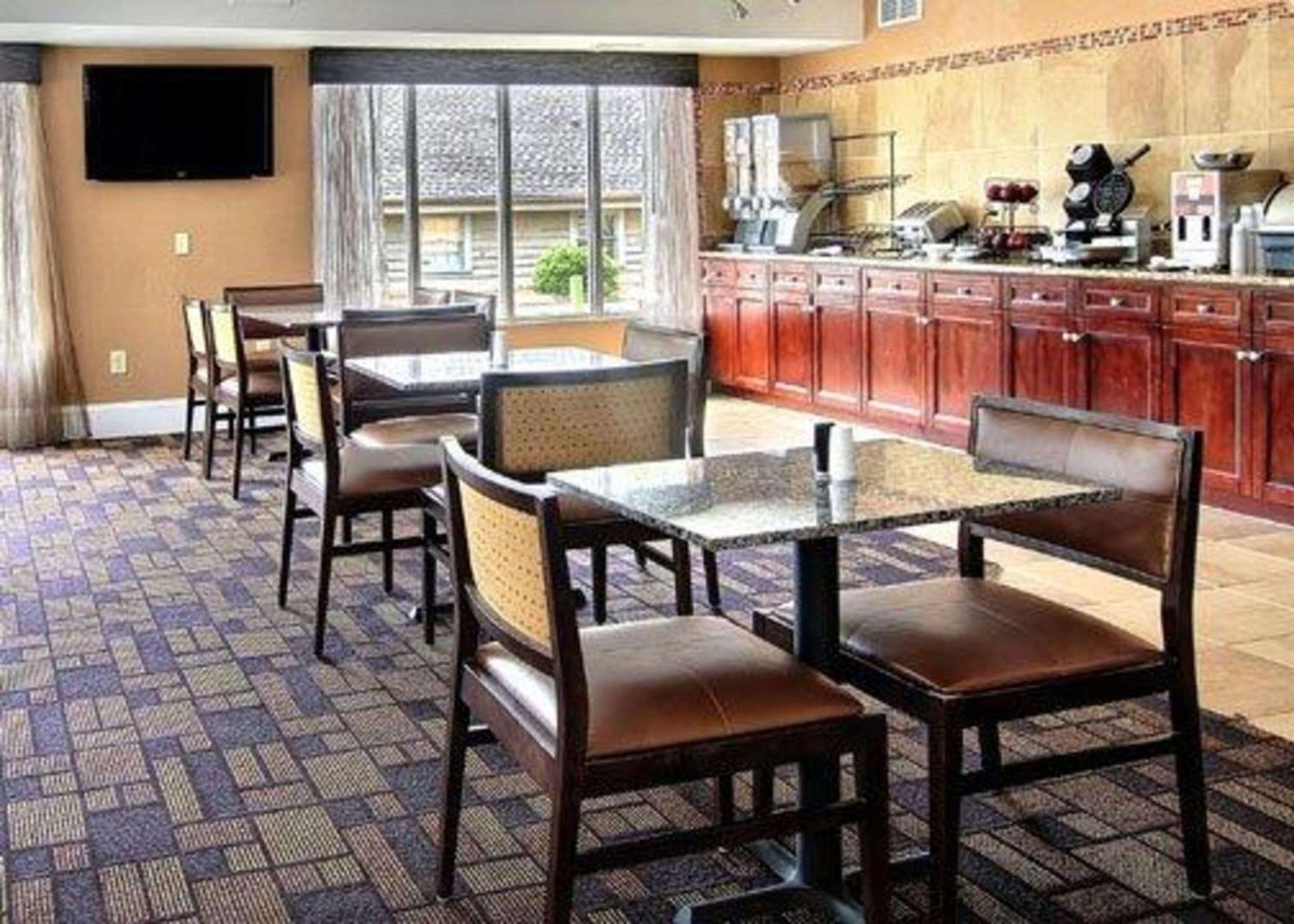 Quality Inn & Suites Greenville Near Downtown Экстерьер фото