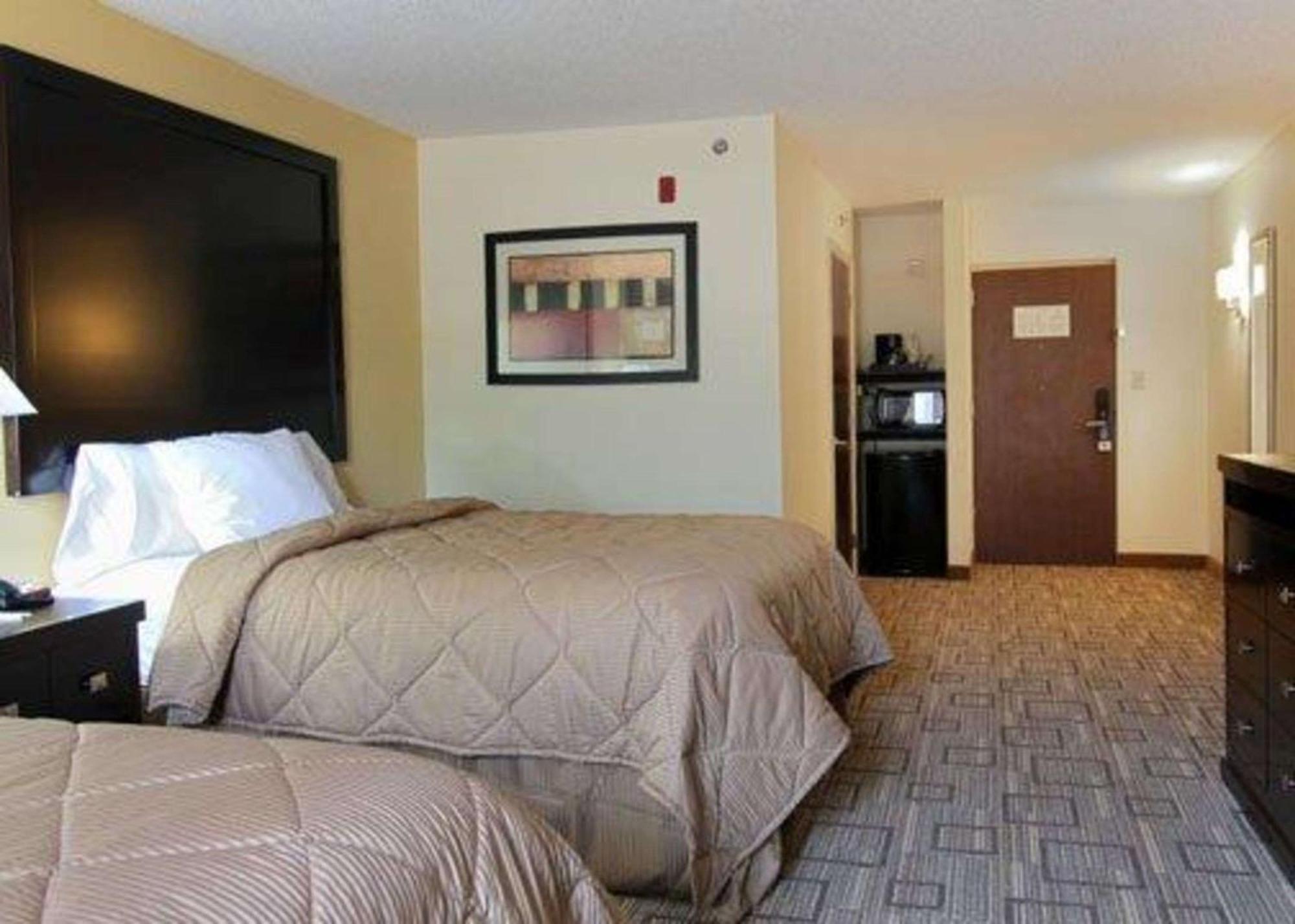 Quality Inn & Suites Greenville Near Downtown Экстерьер фото